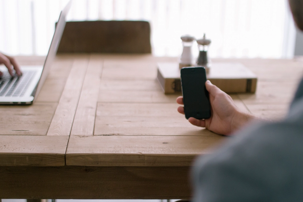 Sette anni di aggiornamenti per i telefoni: come confrontare la promessa con la durata effettiva